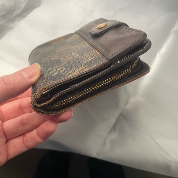 Louis Vuitton Damier Ebene Compact Wallet - Picture 3 of 13